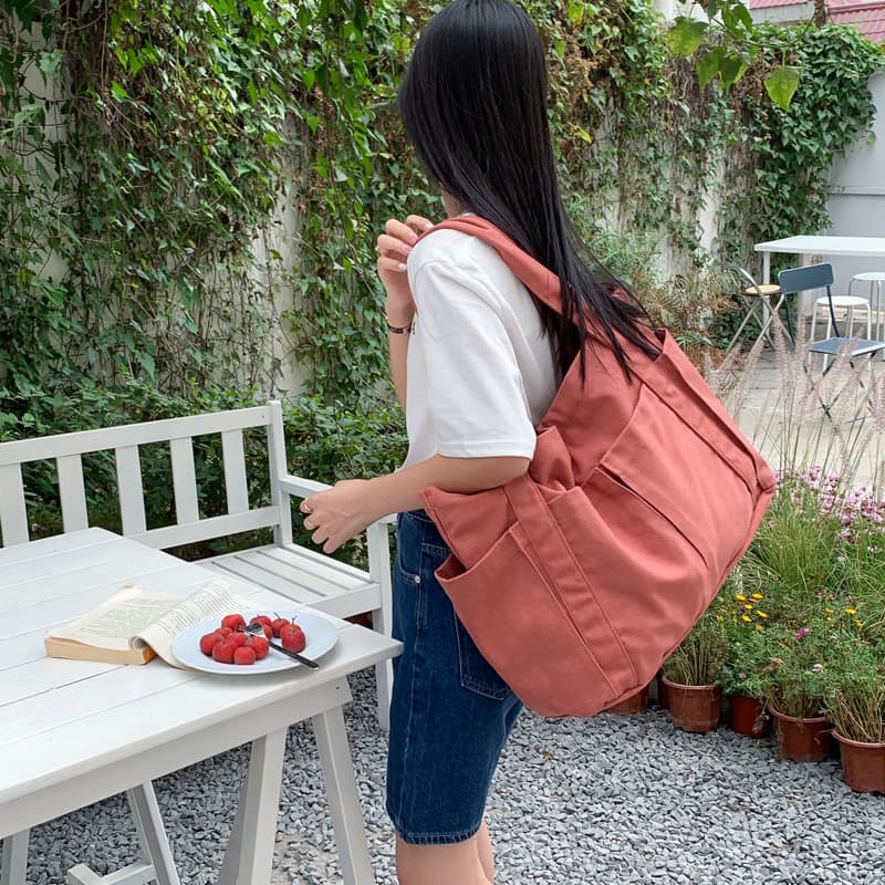 キャンバストート ゆとりポケット付き 多機能トートバッグ