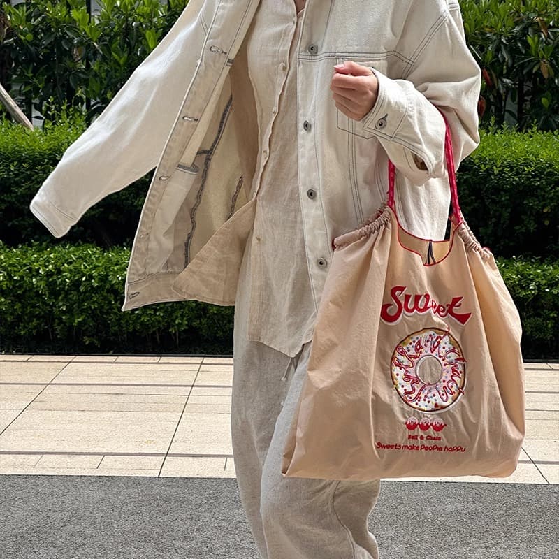 キャンバストート 甘いお菓子柄刺繍入り大容量帆布袋