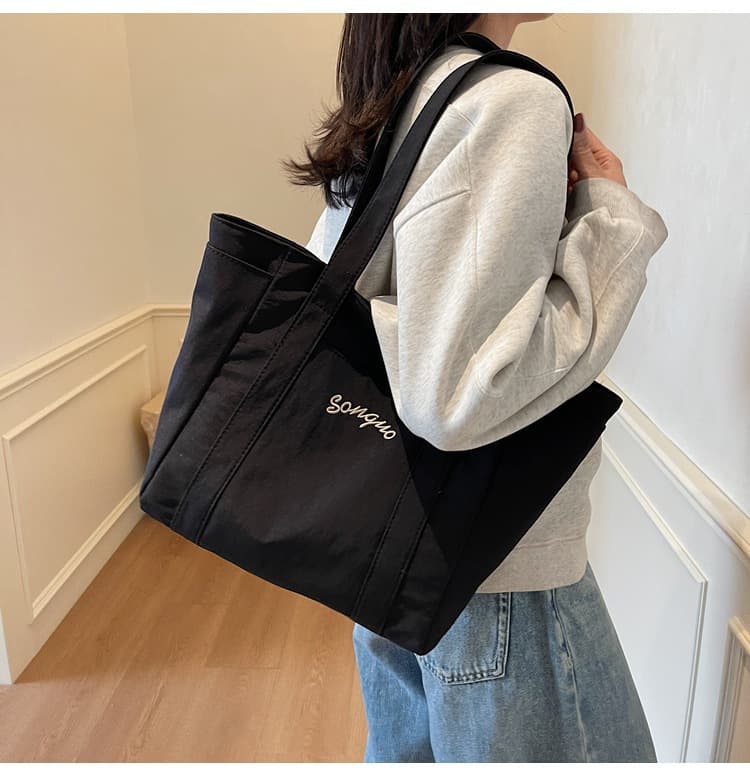 キャンバストート シンプル刺繍入り肩掛けトート