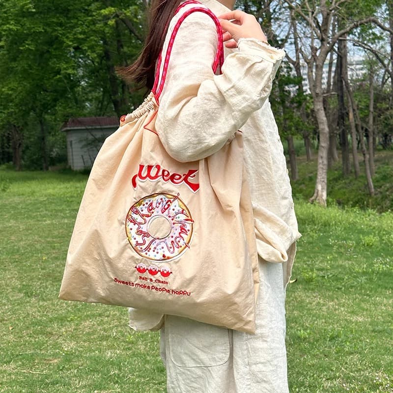 キャンバストート 甘いお菓子柄刺繍入り大容量帆布袋