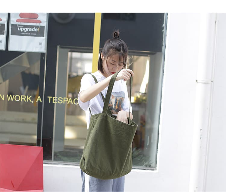 キャンバストート 日常使いの大容量キャンバスバッグ