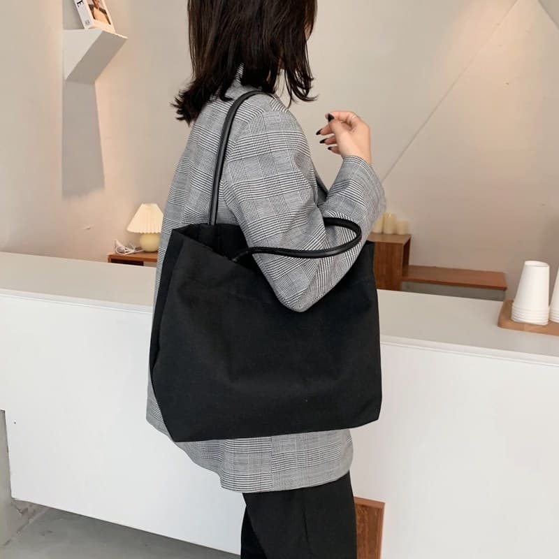 キャンバストート 大容量シンプルデザイン本革持ち手キャンバストート