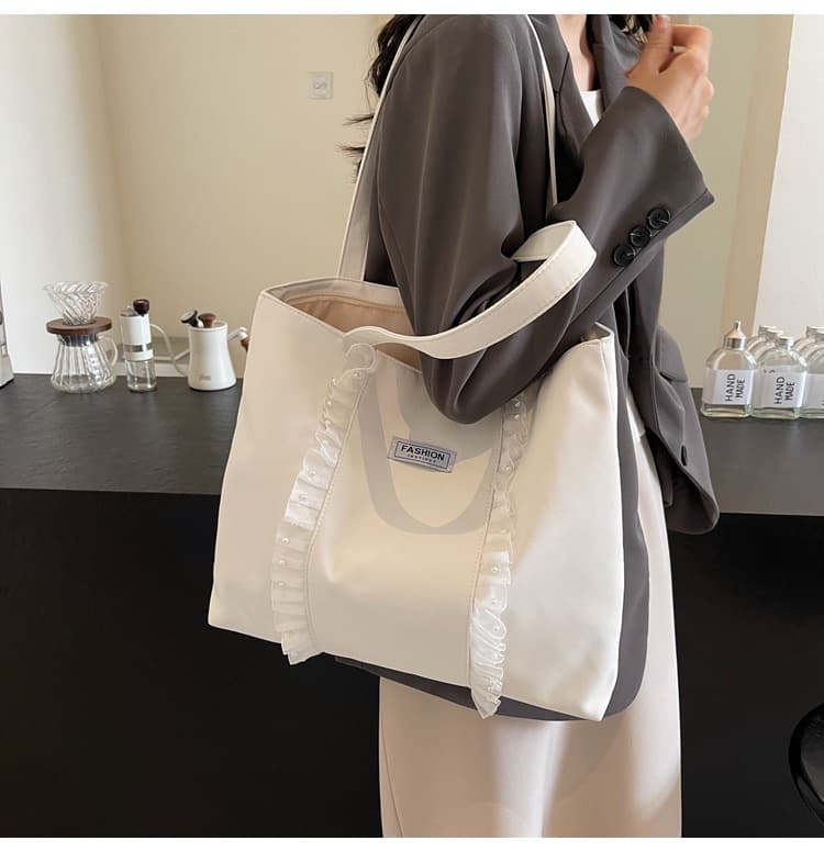 キャンバストート フリル装飾 優美トートバッグ