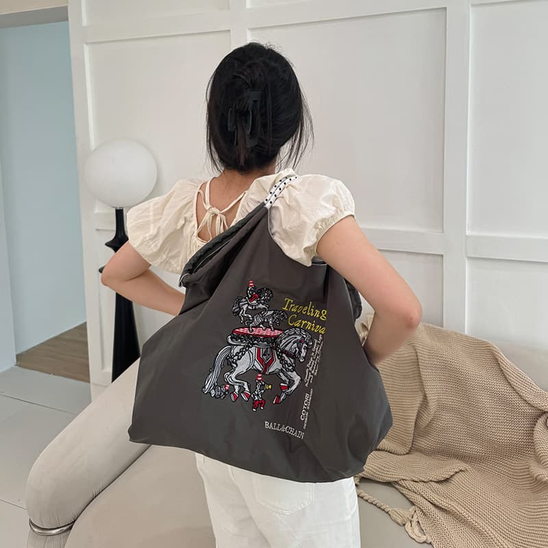キャンバストート 騎士刺繍入りキャンバストートショルダーバッグ